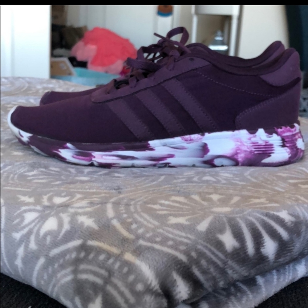 ADIDAS BURGUNDY SOOOO COMFY